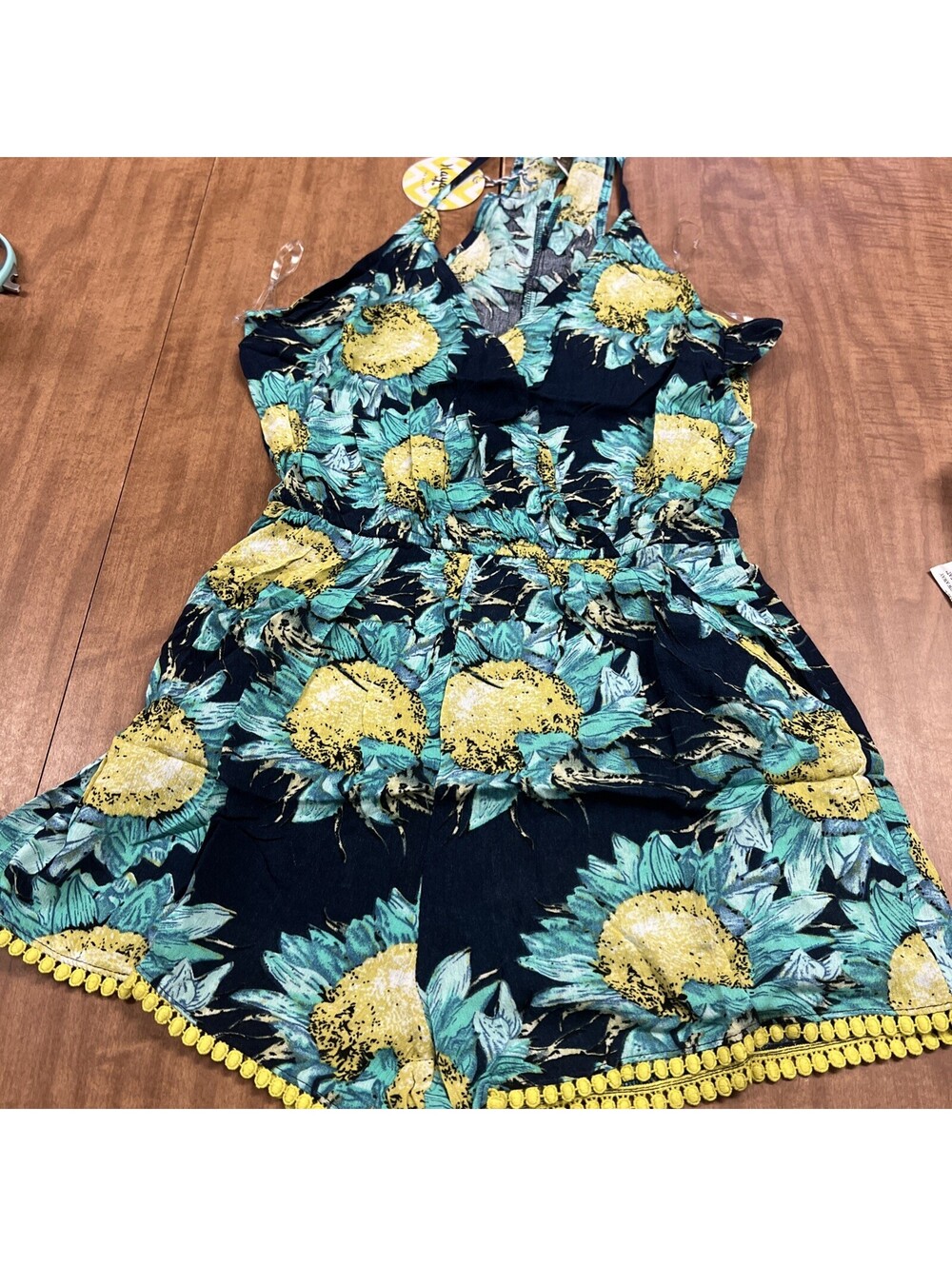 Hayden Los Angeles Navy Romper Shorts Size Small Floral